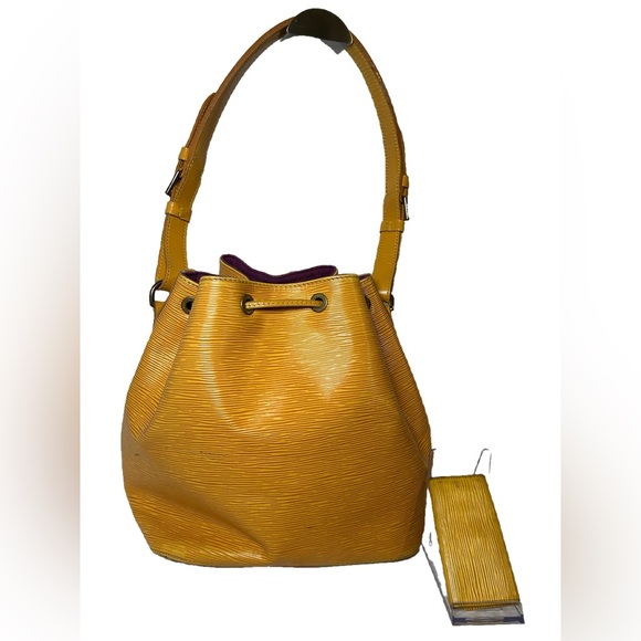 LV Louis Vuitton epi leather bundle! 🔥 - Picture 3 of 17